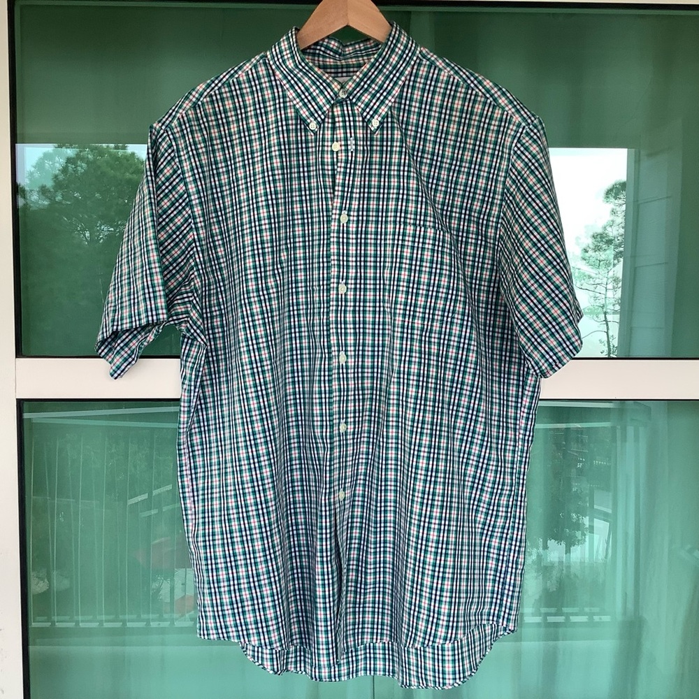 - Brooks Brothers short‎ sleeve button up